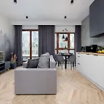 Tasteful Apartment With Parking By Noclegi Renters